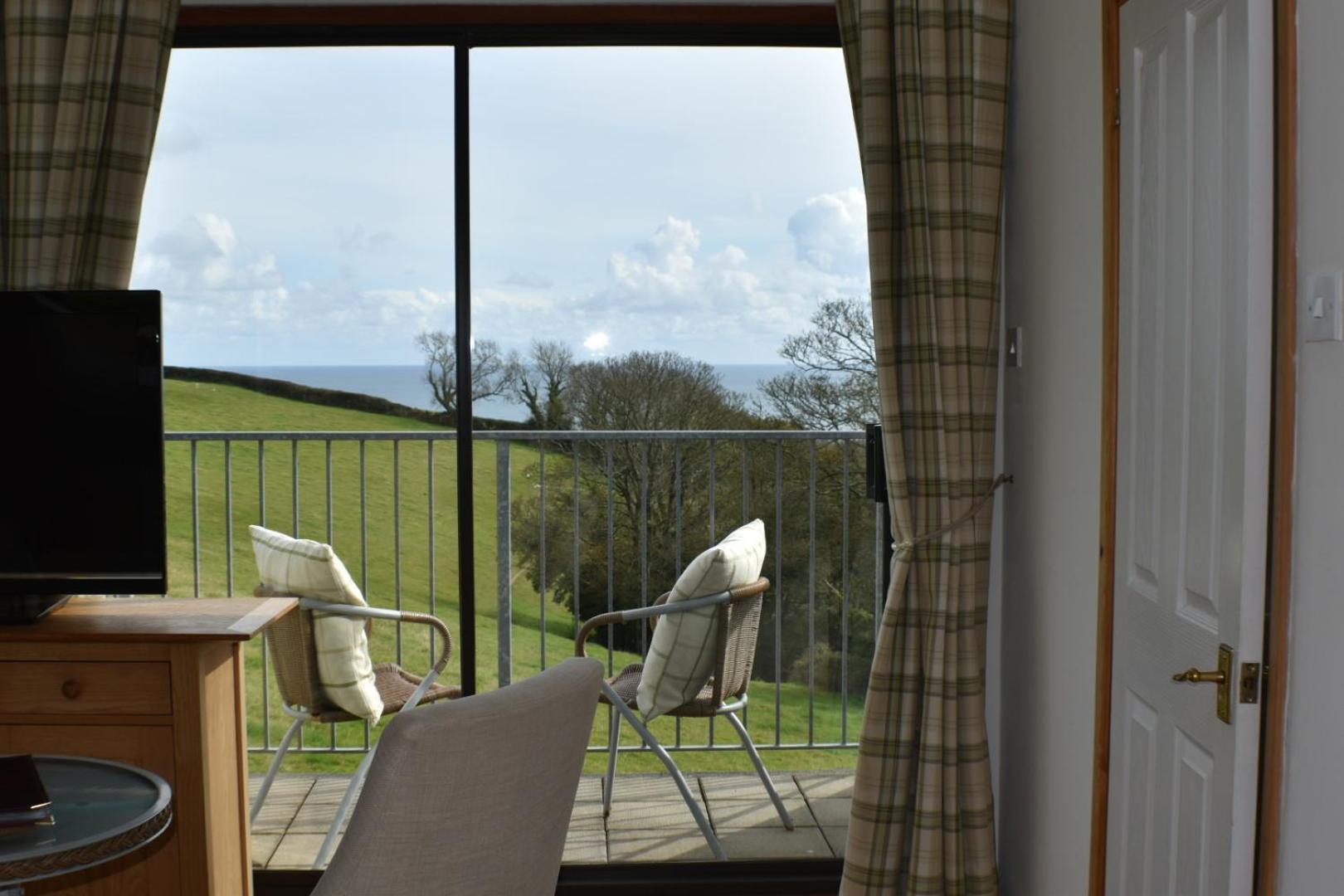 Frogwell Apartment Strete Екстериор снимка